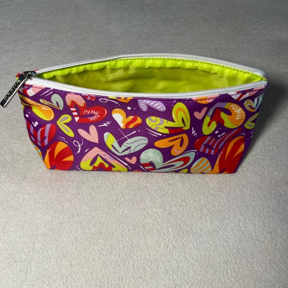Clinique Colorful Floral and Abstract Pouch Set - Picture 9 of 9